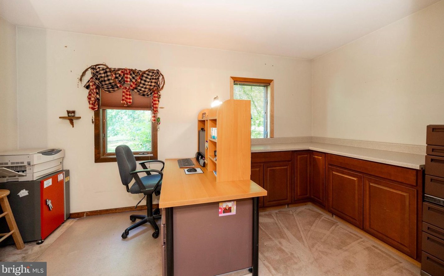 1478 Harvey Ln, Pottstown PA 19465-8232 exterior