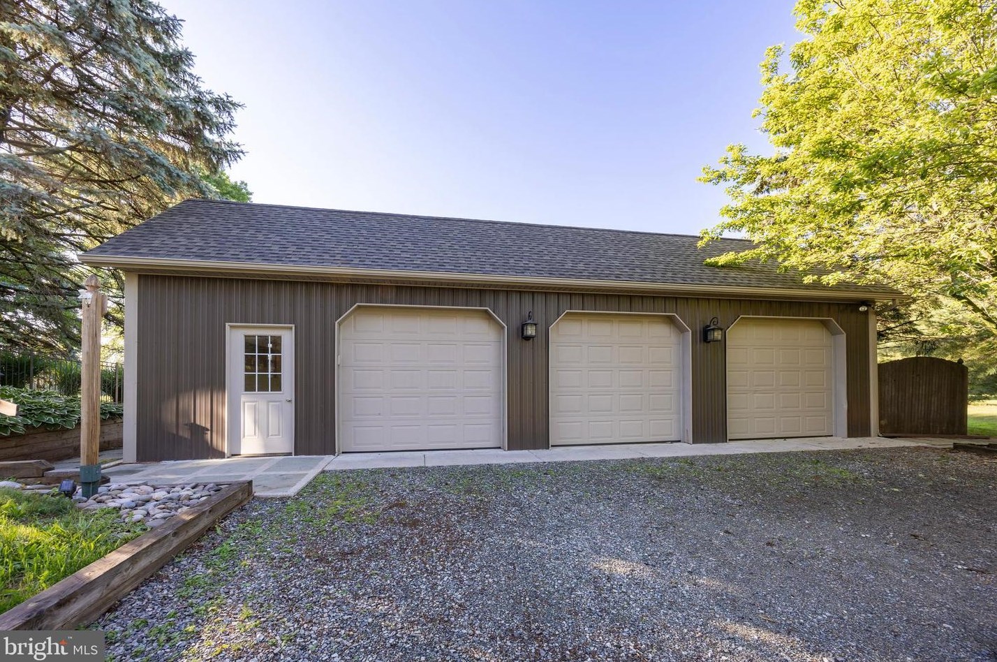 1478 Harvey Ln, Pottstown PA 19465-8232 exterior