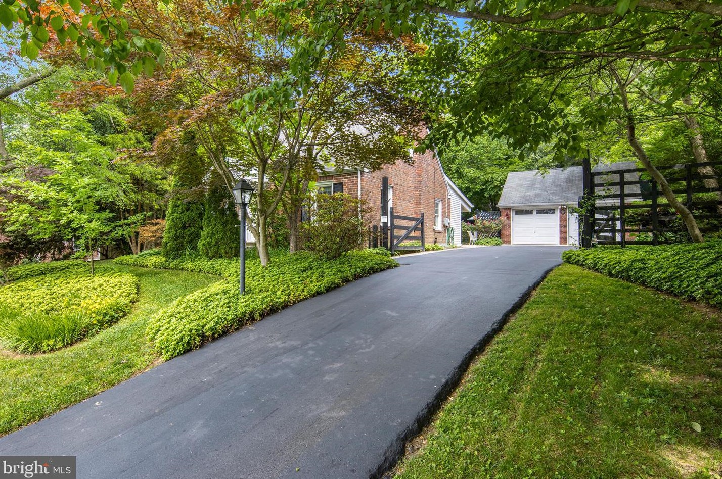 343 Mcmull Dr, Wayne, PA 19087