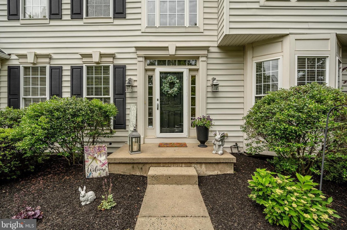 106 Magnolia Dr, Chester Springs, PA 19425