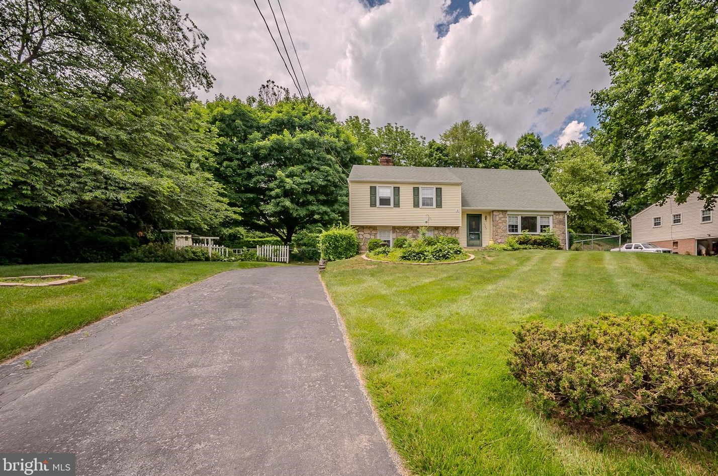 1302 Green Tree Ln, West Chester, PA 19380-1316