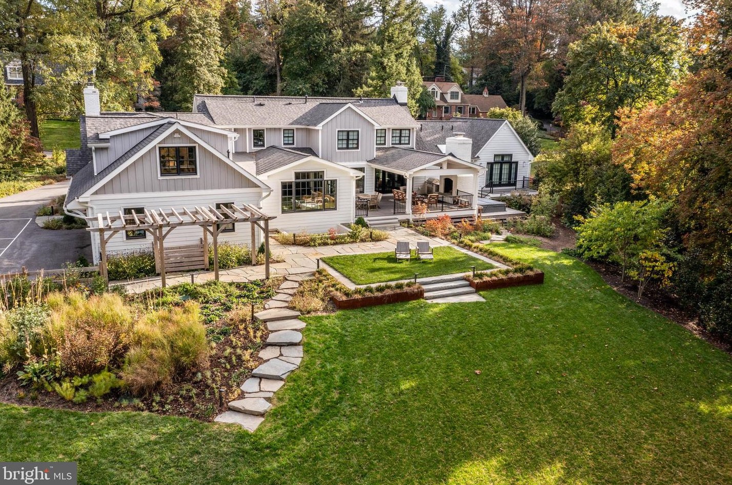 161 Hunters Ln, Devon, PA 19333