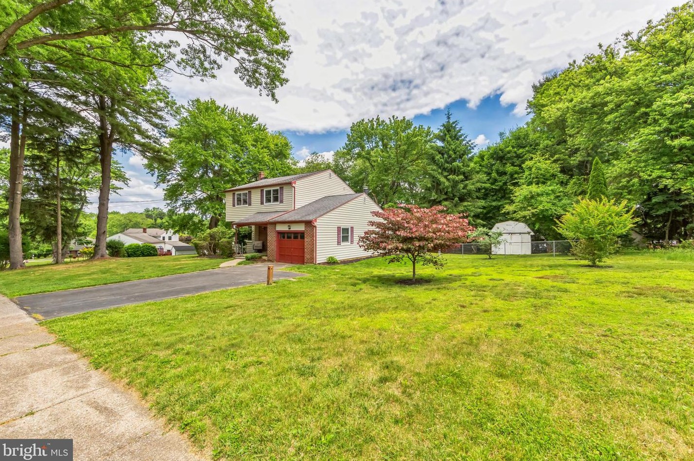 112 Lakeview Dr, Exton, PA 19341-1523