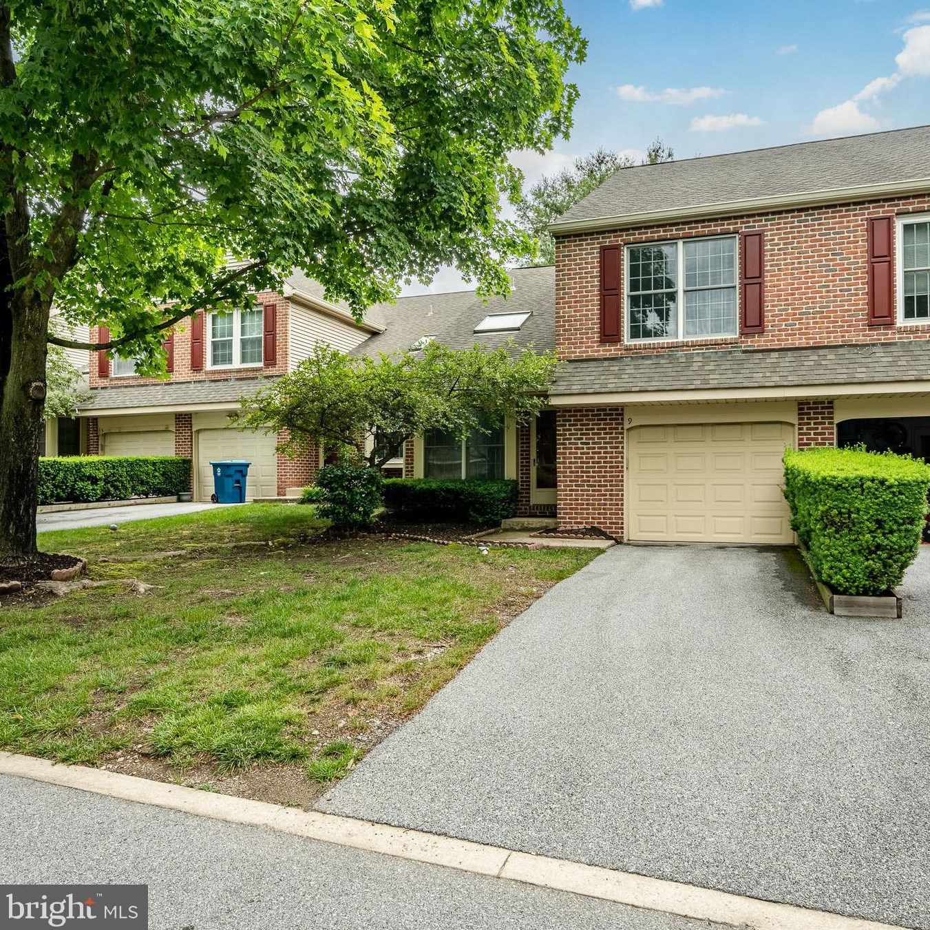 9 Oak Leaf Ln, Downingtown, PA 19335