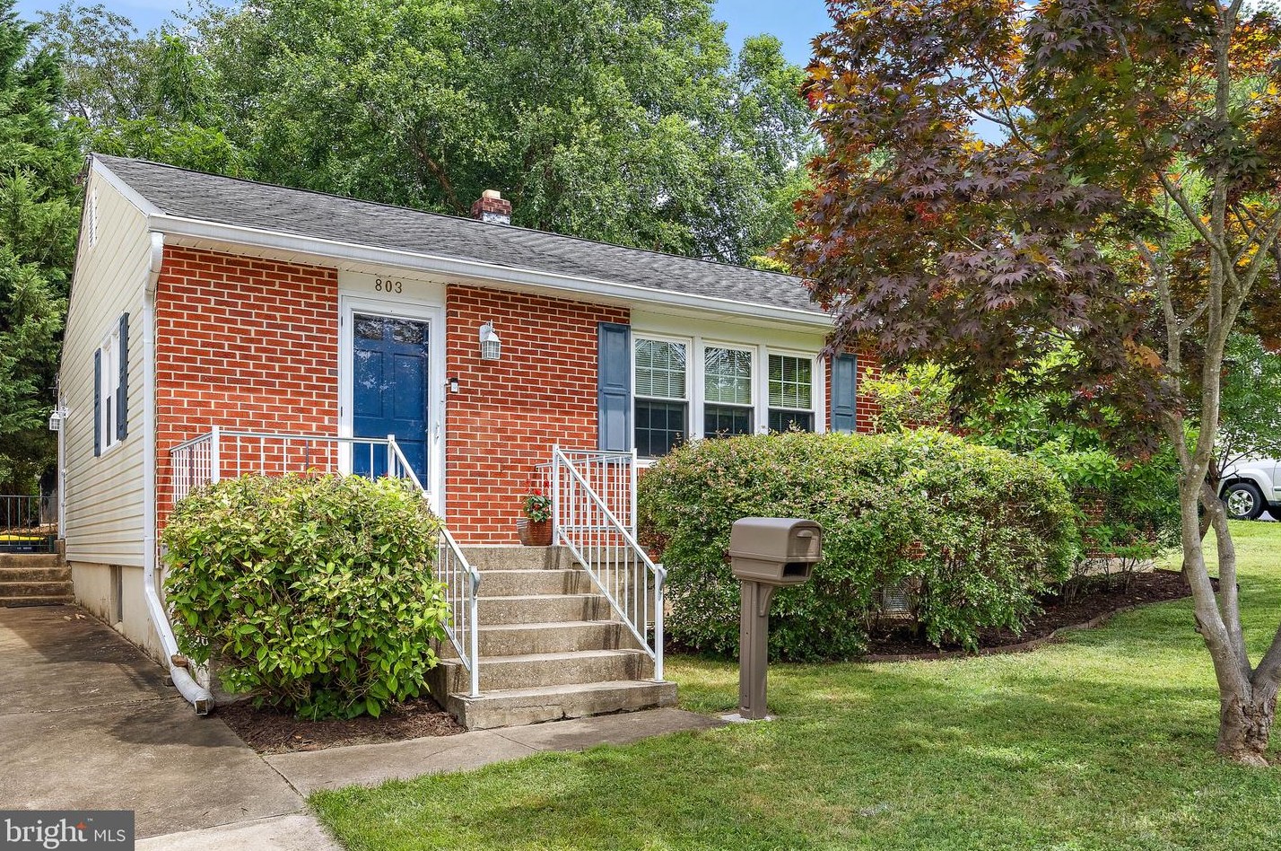 803 S Washington St, Kennett Sq, PA 19348
