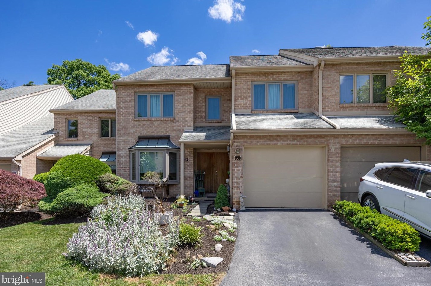 35 Militia Hill Dr, Wayne, PA 19087