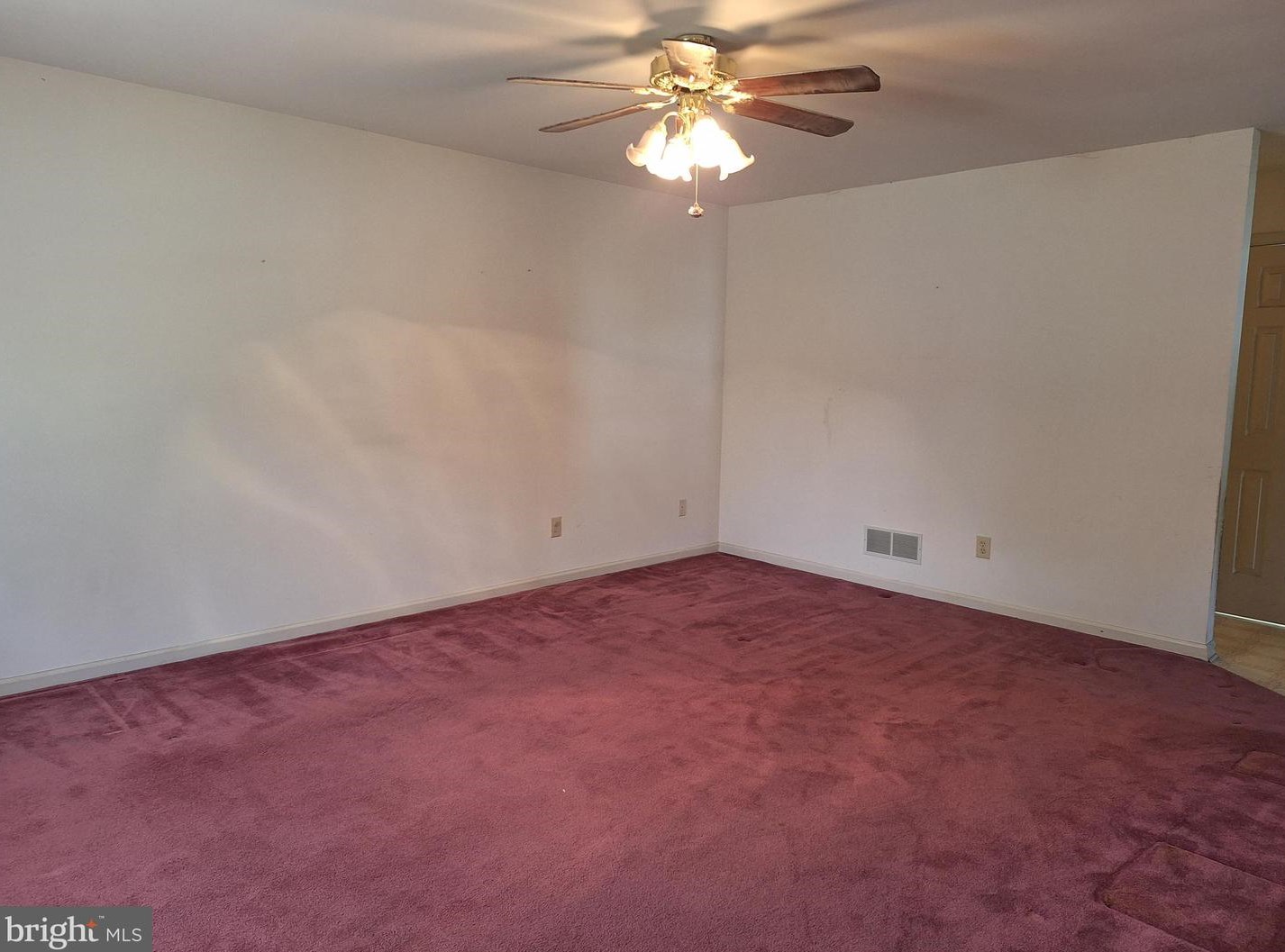 12 Donna Dr, Coatesville, PA 19320