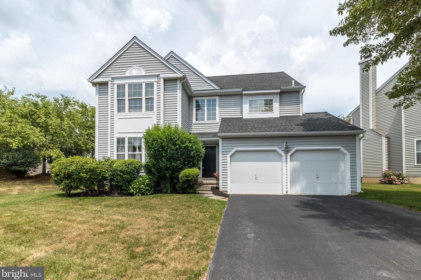 516 Larkins Bridge Dr, Downingtown, PA 19335-4542