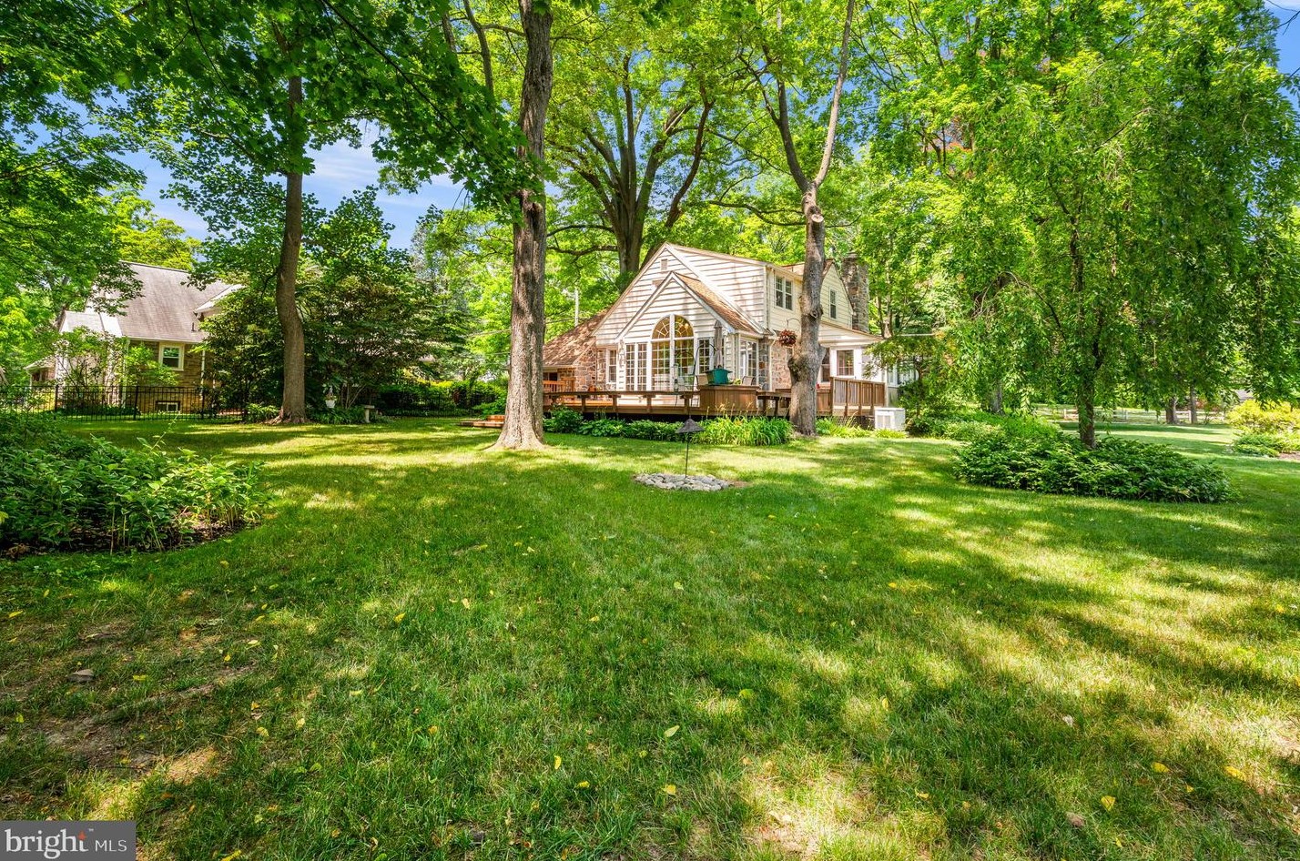 78 Crestline Rd, Wayne, PA 19087