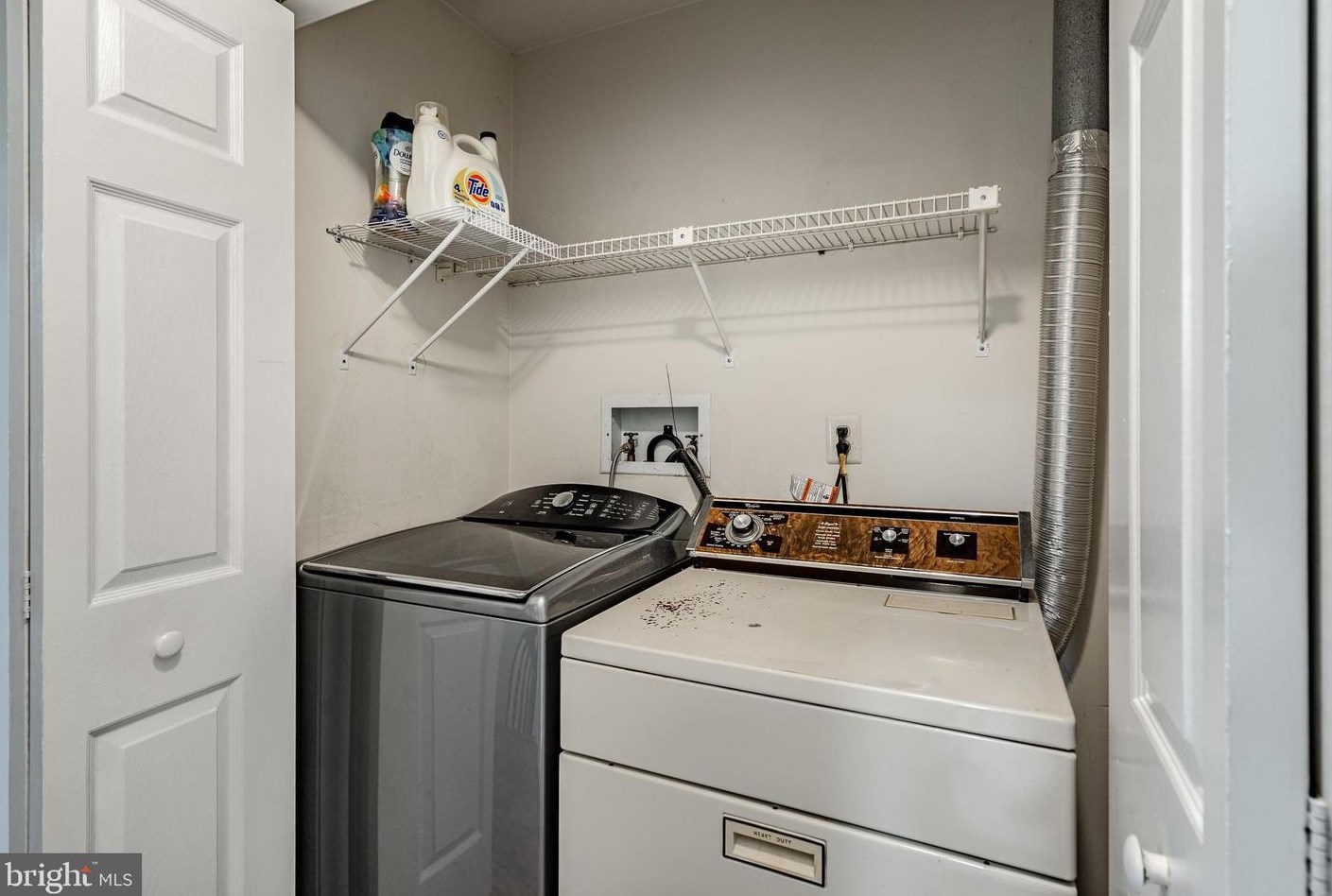 1 Woodstream Dr, Wayne PA  19087-5841 exterior