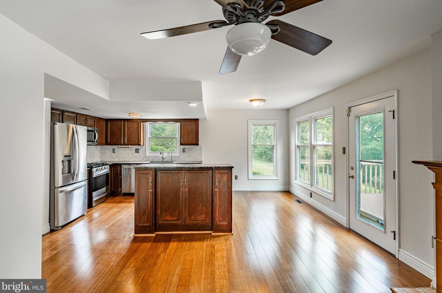 1 Woodstream Dr, Wayne PA  19087-5841 exterior