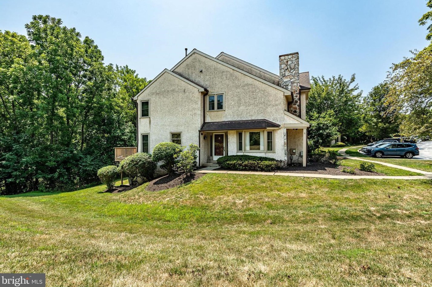 1 Woodstream Dr, Wayne, PA 19087