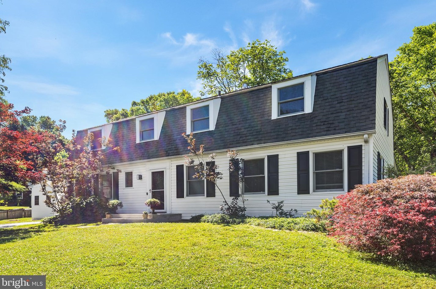 1324 Karen Ln, Wayne, PA 19087