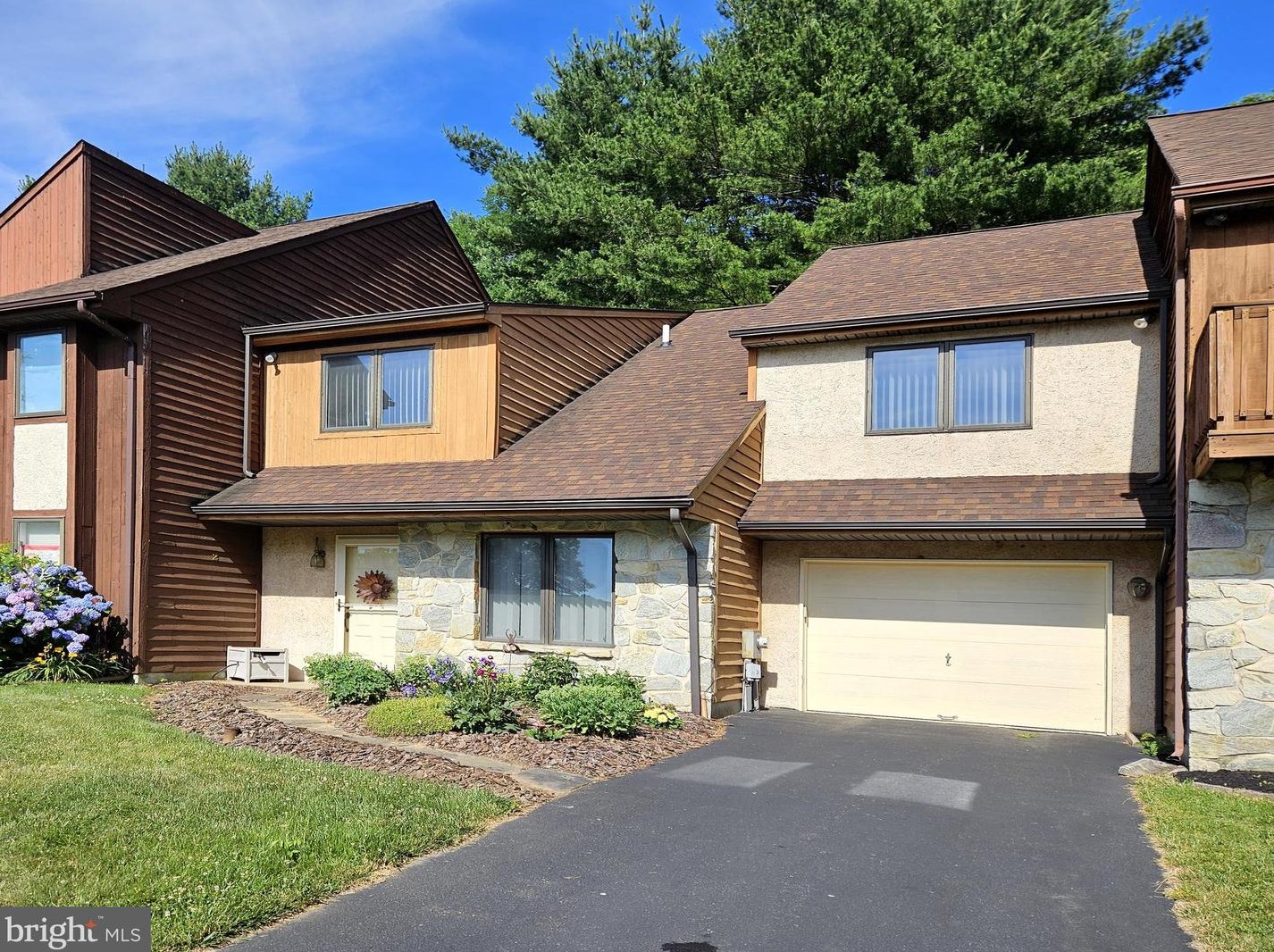 2 Putter Ln, Coatesville, PA 19320