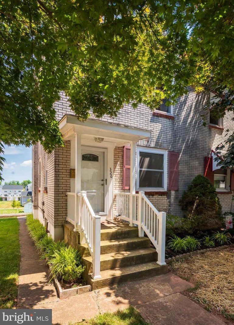 326 Pikeland Ave, Spring City, PA 19475