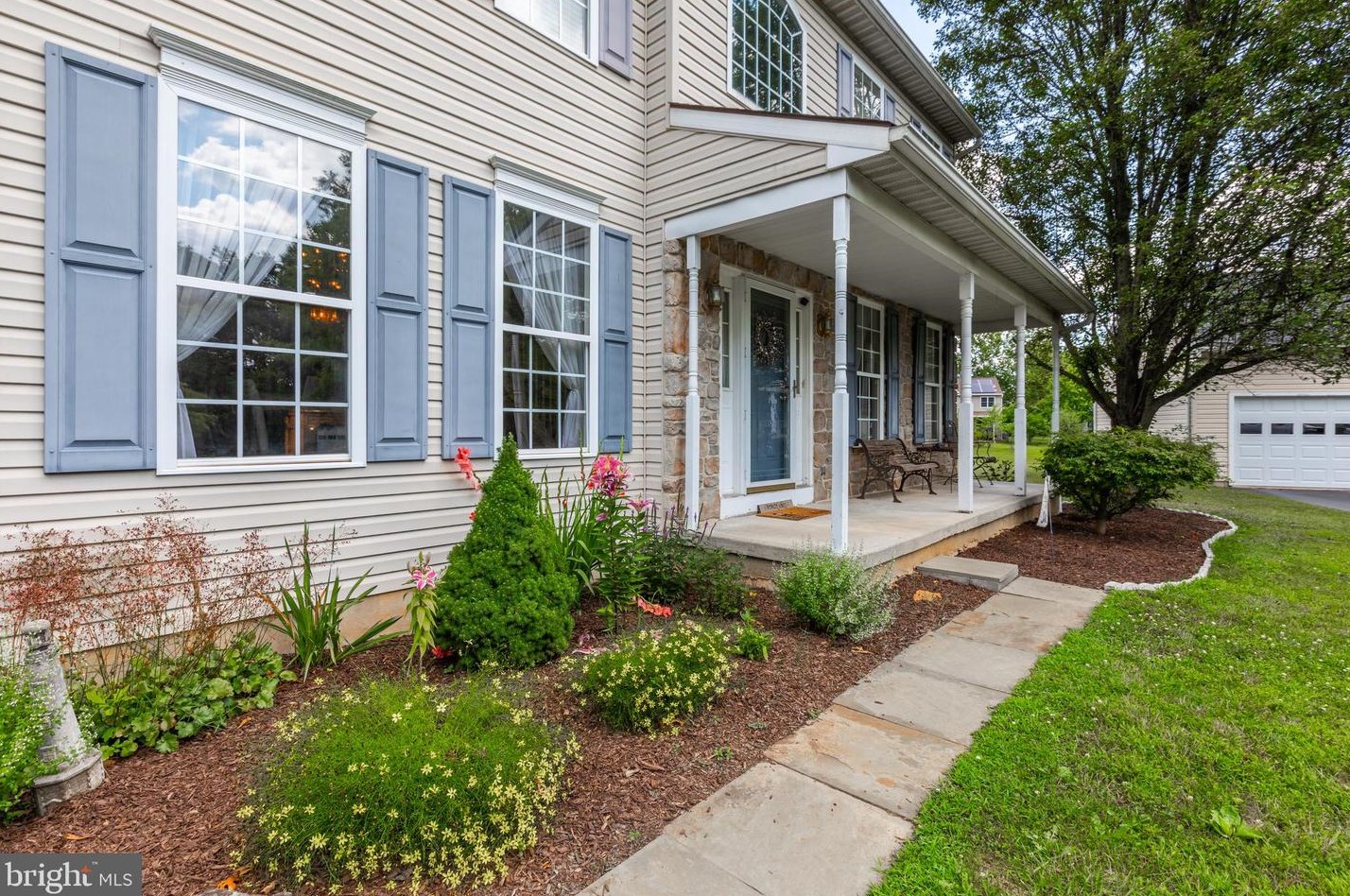 303 Cressent Ct, Coatesville, PA 19320