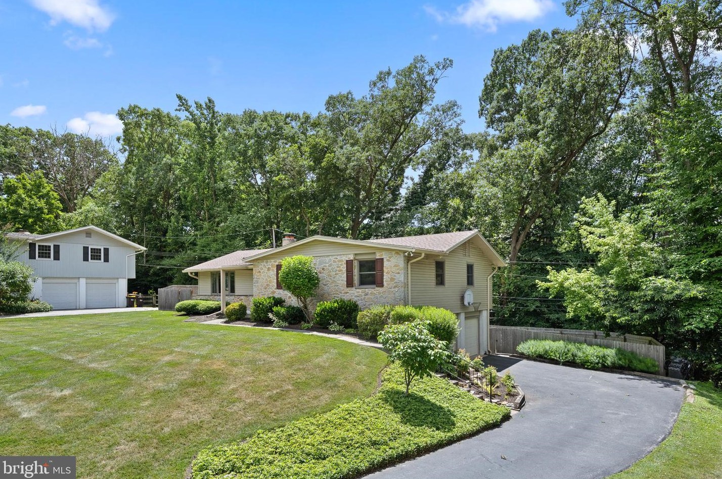 342 Friendship Dr, Paoli, PA 19301