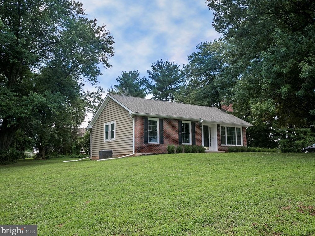 382 Elkdale Rd, New London Township, PA 19352