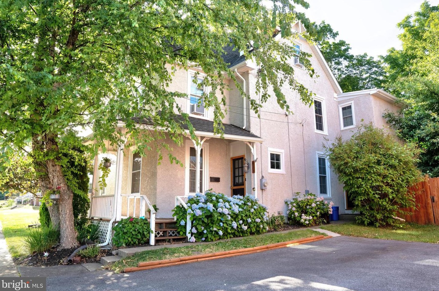 411 Queen St, Spring City, PA 19475