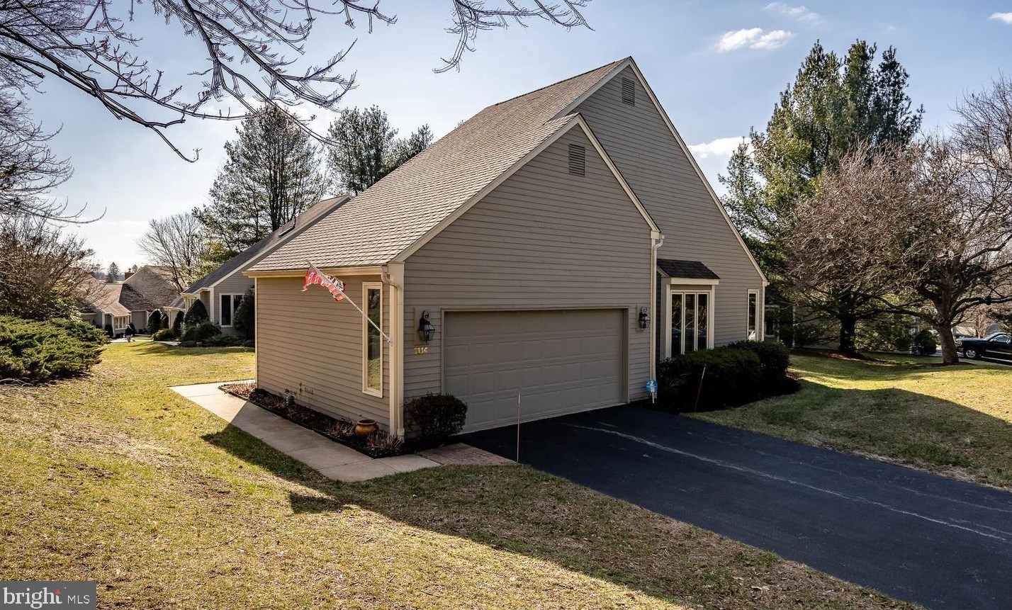 1114 Mews Ln, West Chester, PA 19382-2077