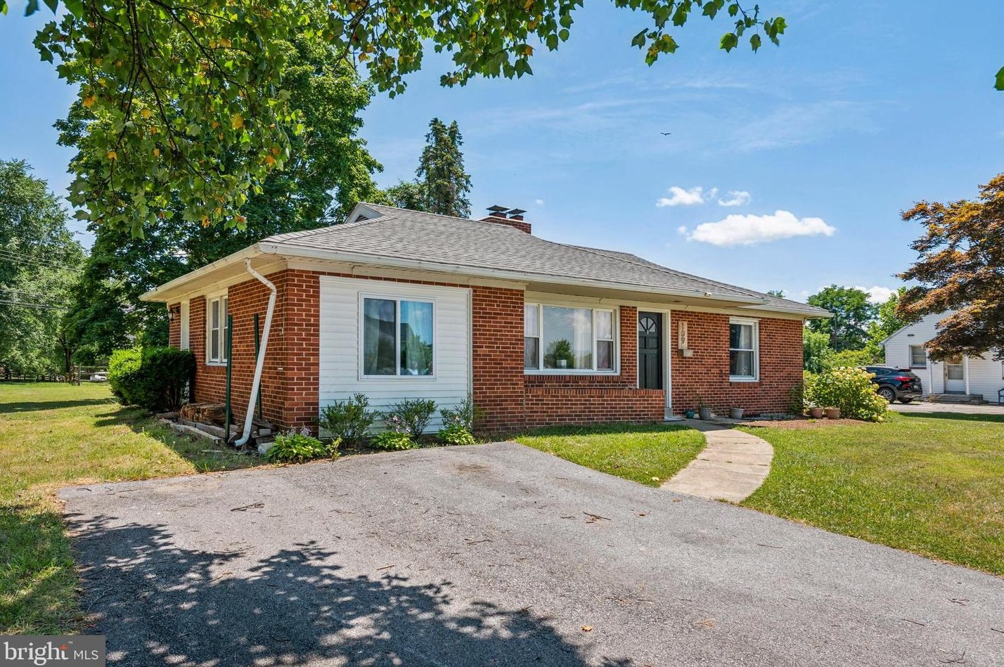 109 Glencrest Rd, Coatesville, PA 19320