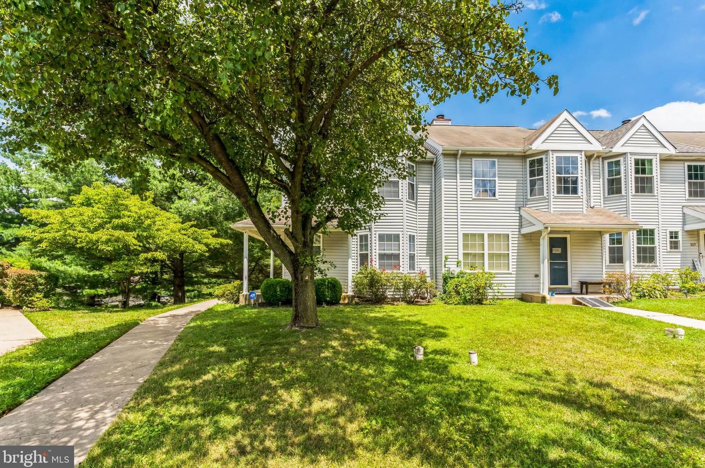 221 Thia Ct, Coatesville, PA 19320