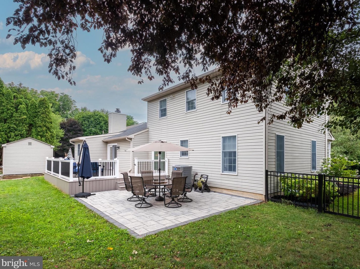 205 Dove Dr, Honey Brook, PA 19344