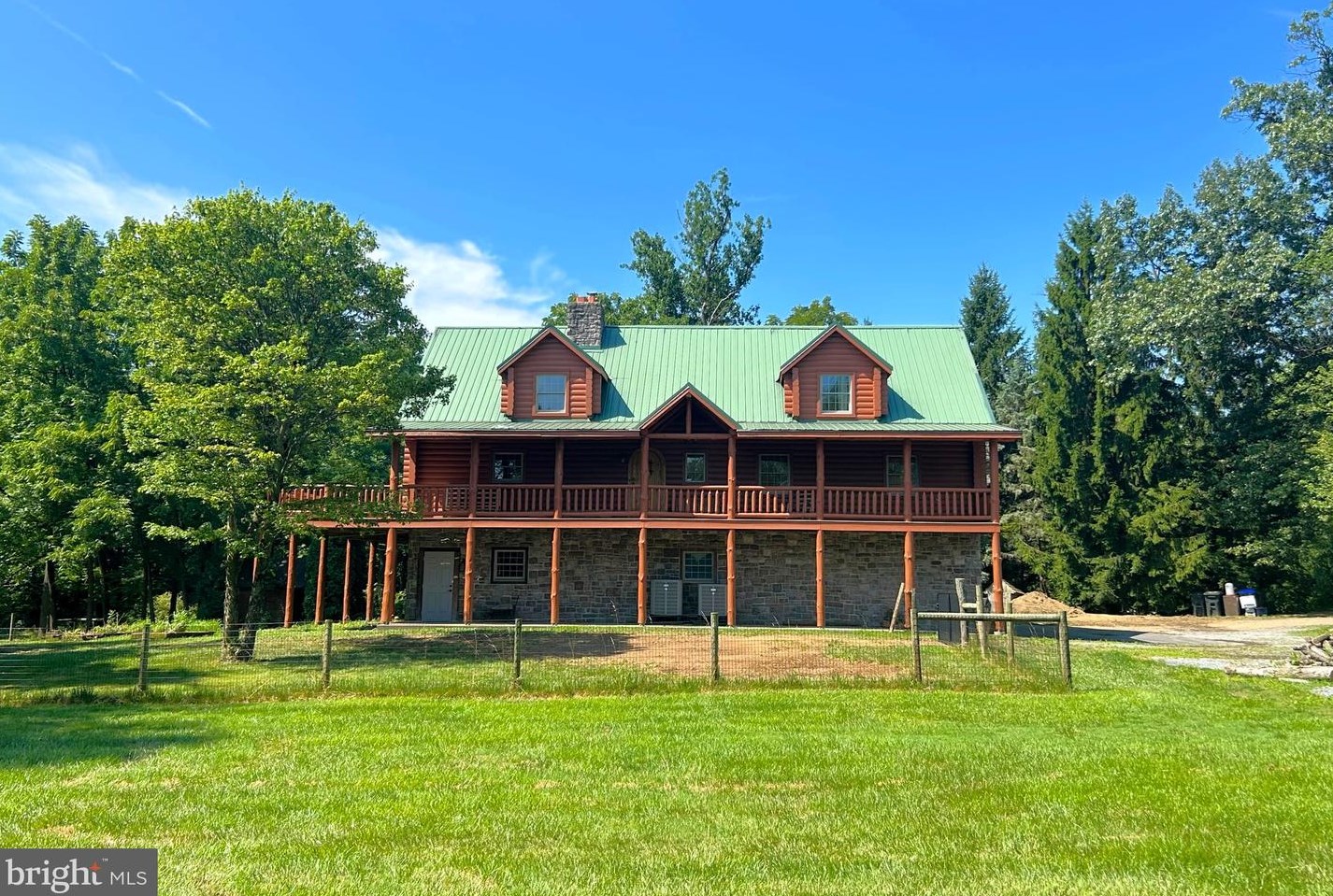75 Poplar Rd, Honey Brook, PA 19344