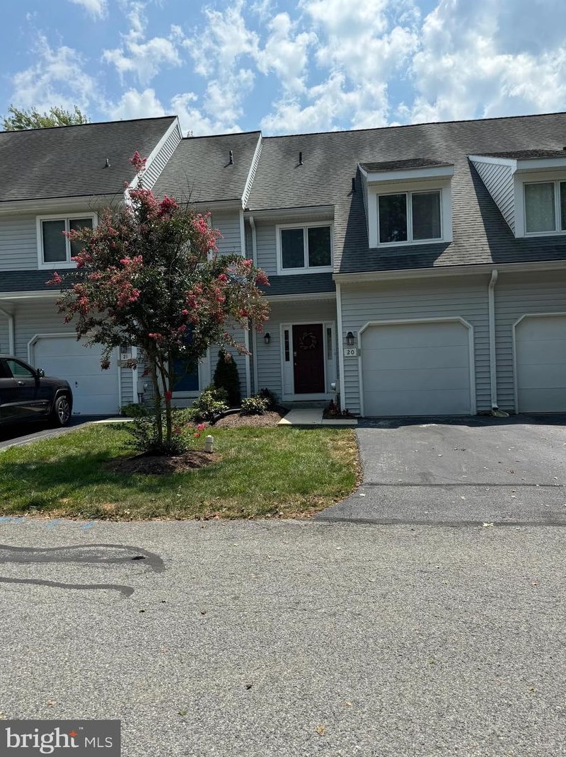 20 W Jonathan Ct, Kennett Sq, PA 19348