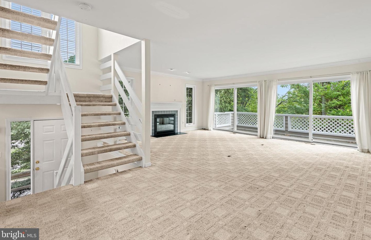 9 Cabot Dr, Wayne, PA 19087