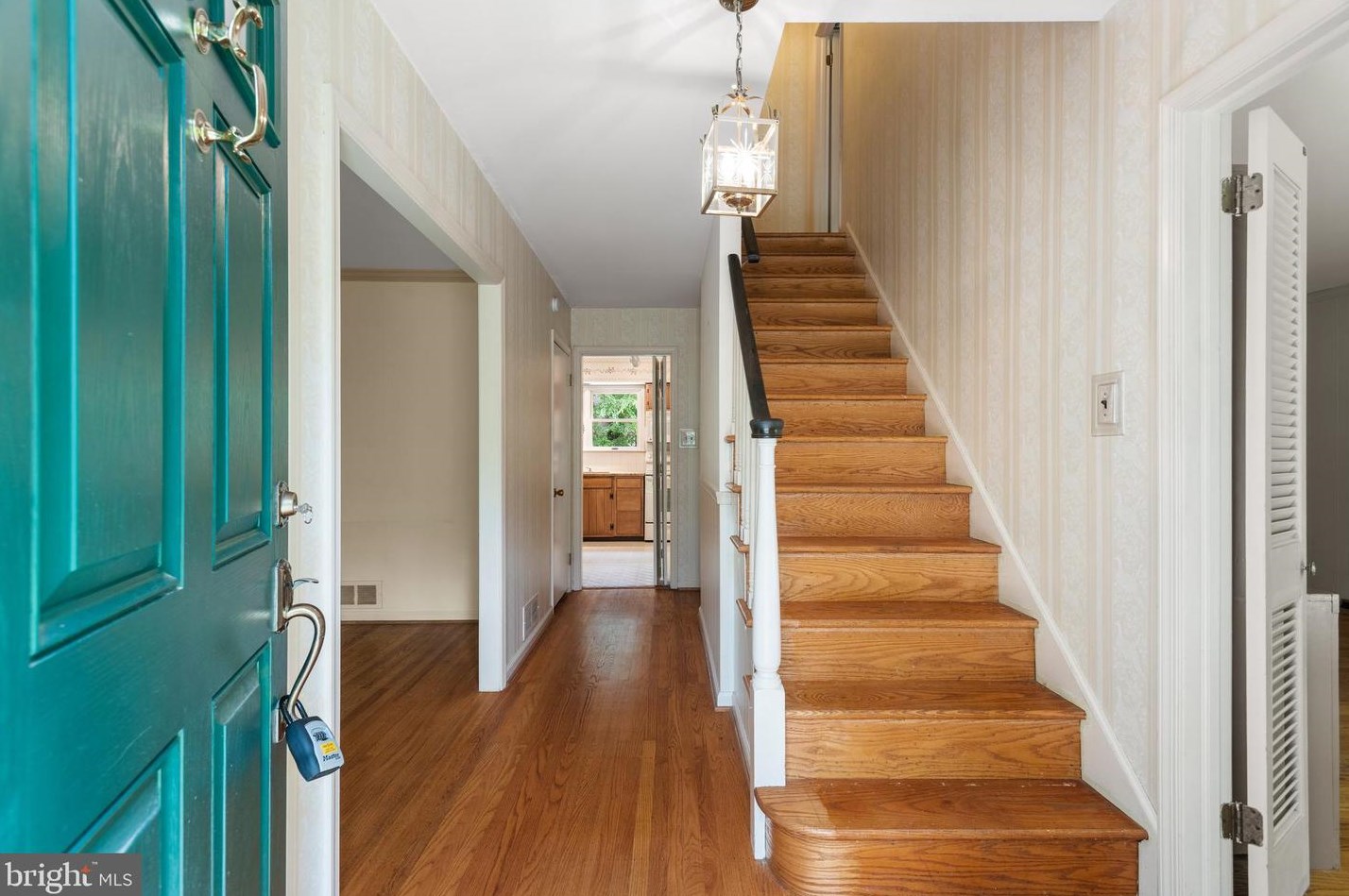 827 Weadley Rd, Wayne, PA 19087