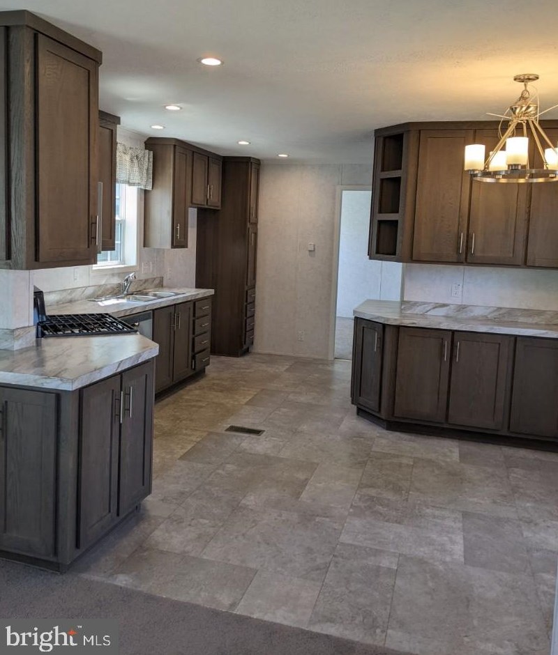 19 Glouster Ct, Coatesville, PA 19320