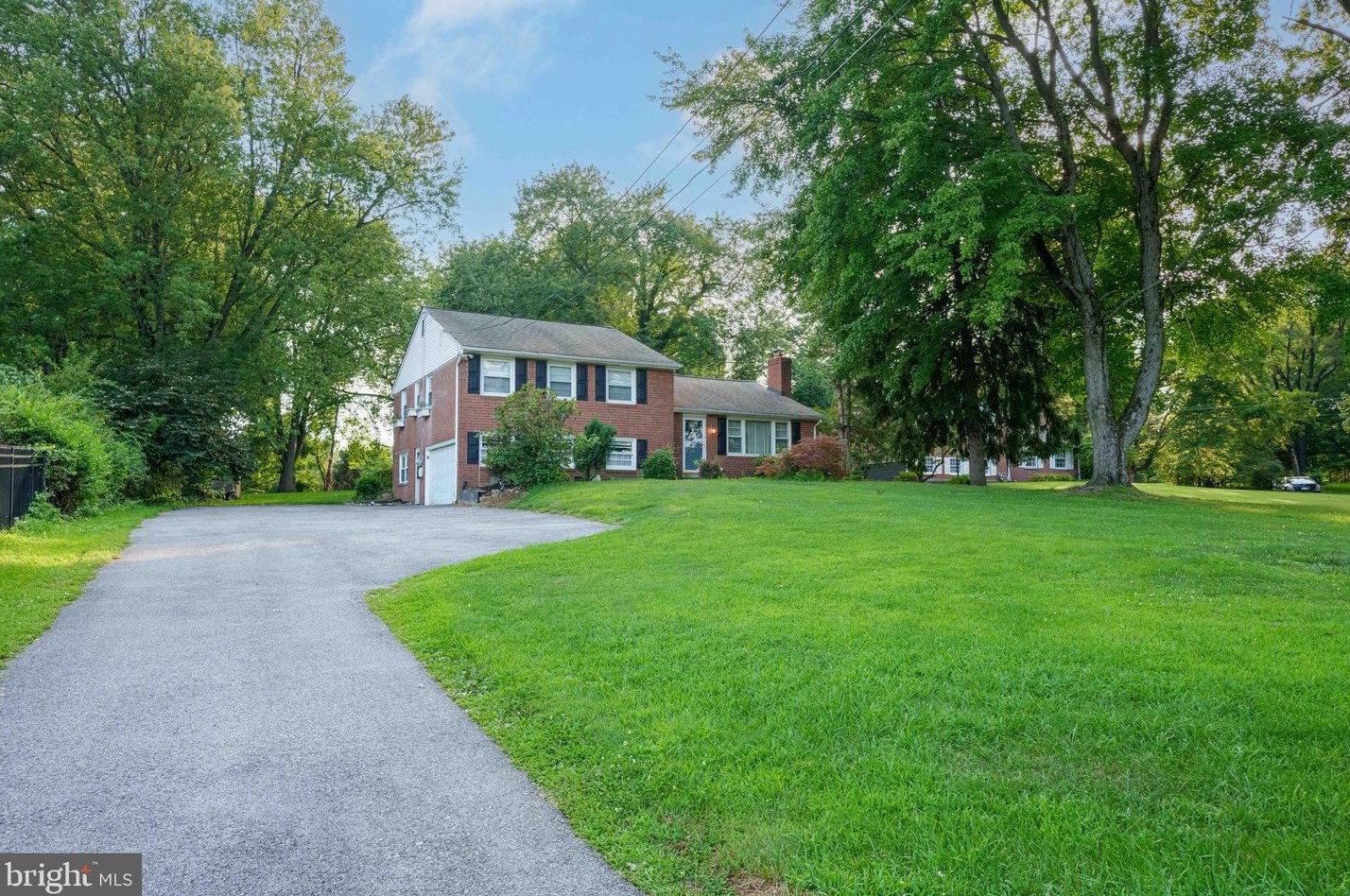 1420 Bradford Ln, Wayne, PA 19087