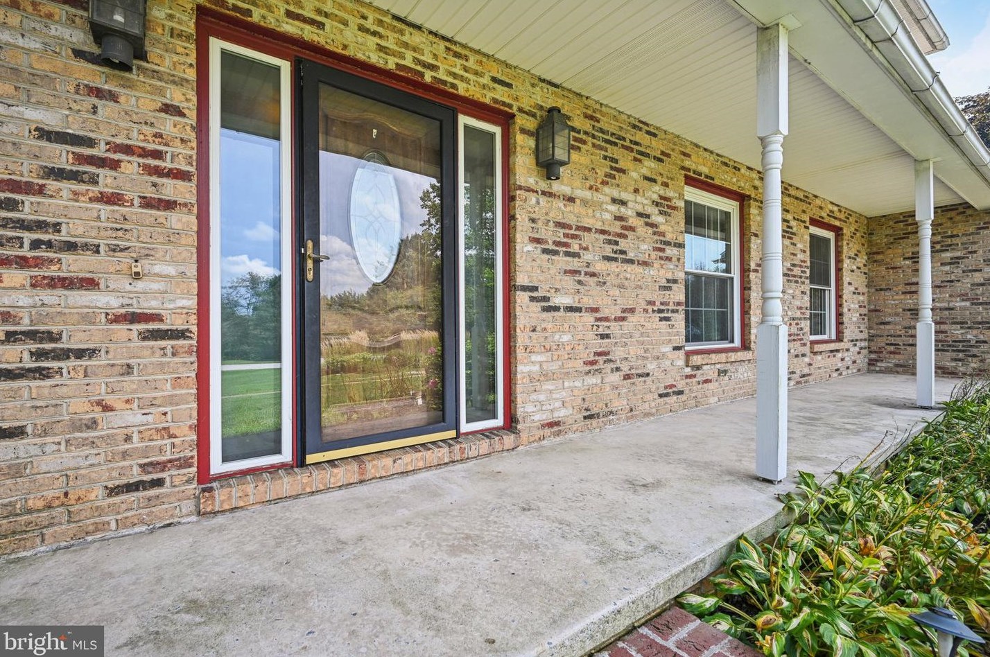 110 Clearfield Ln, Coatesville, PA 19320