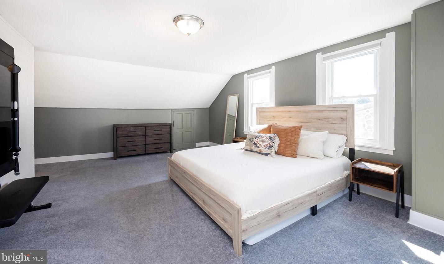 323 New St, West Chester PA  19382-3368 exterior