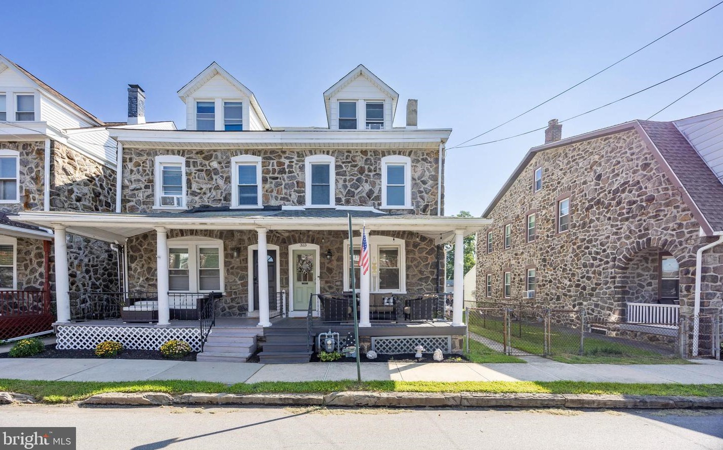 323 New St, West Chester PA  19382-3368 exterior