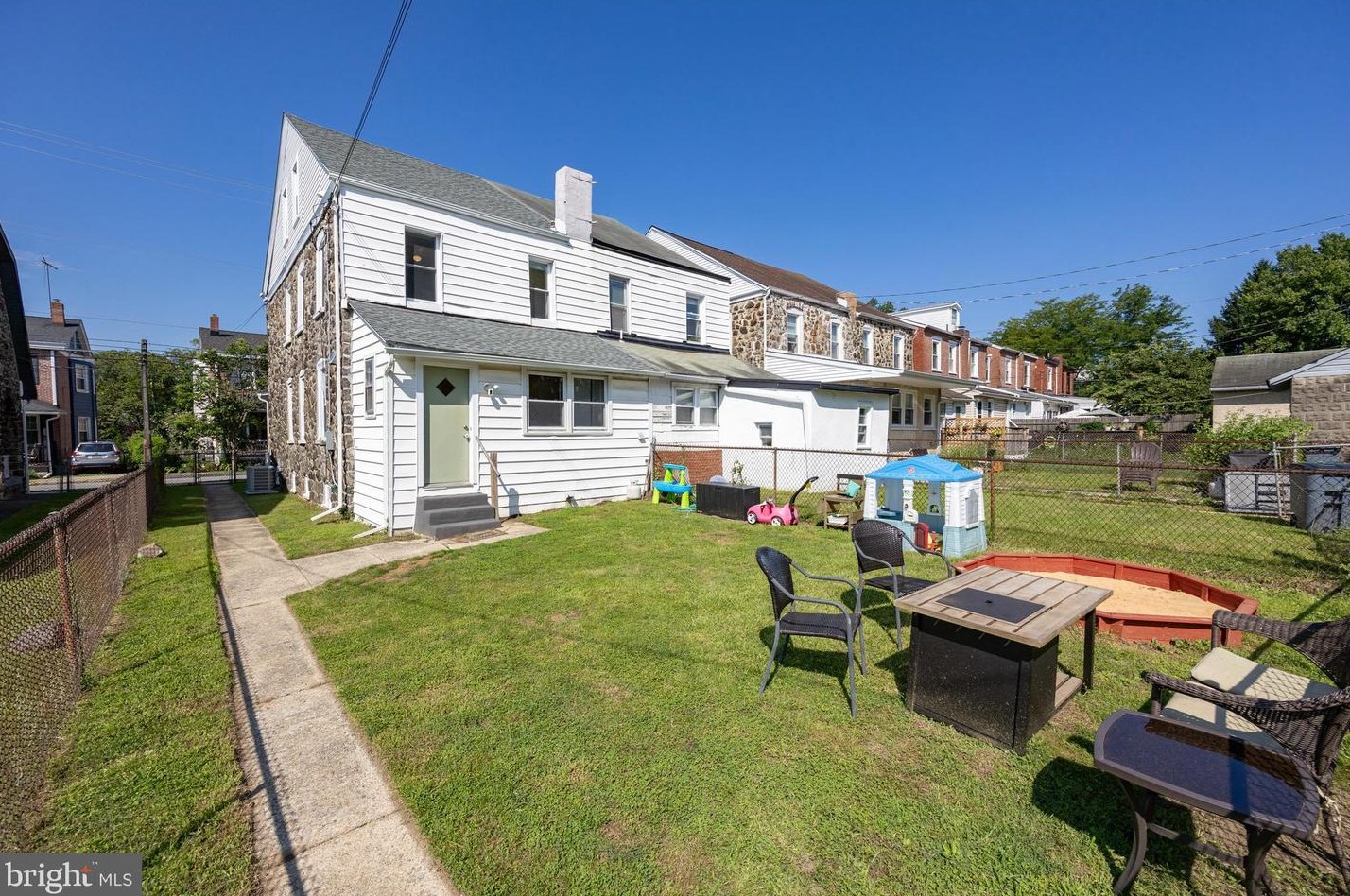 323 New St, West Chester PA  19382-3368 exterior