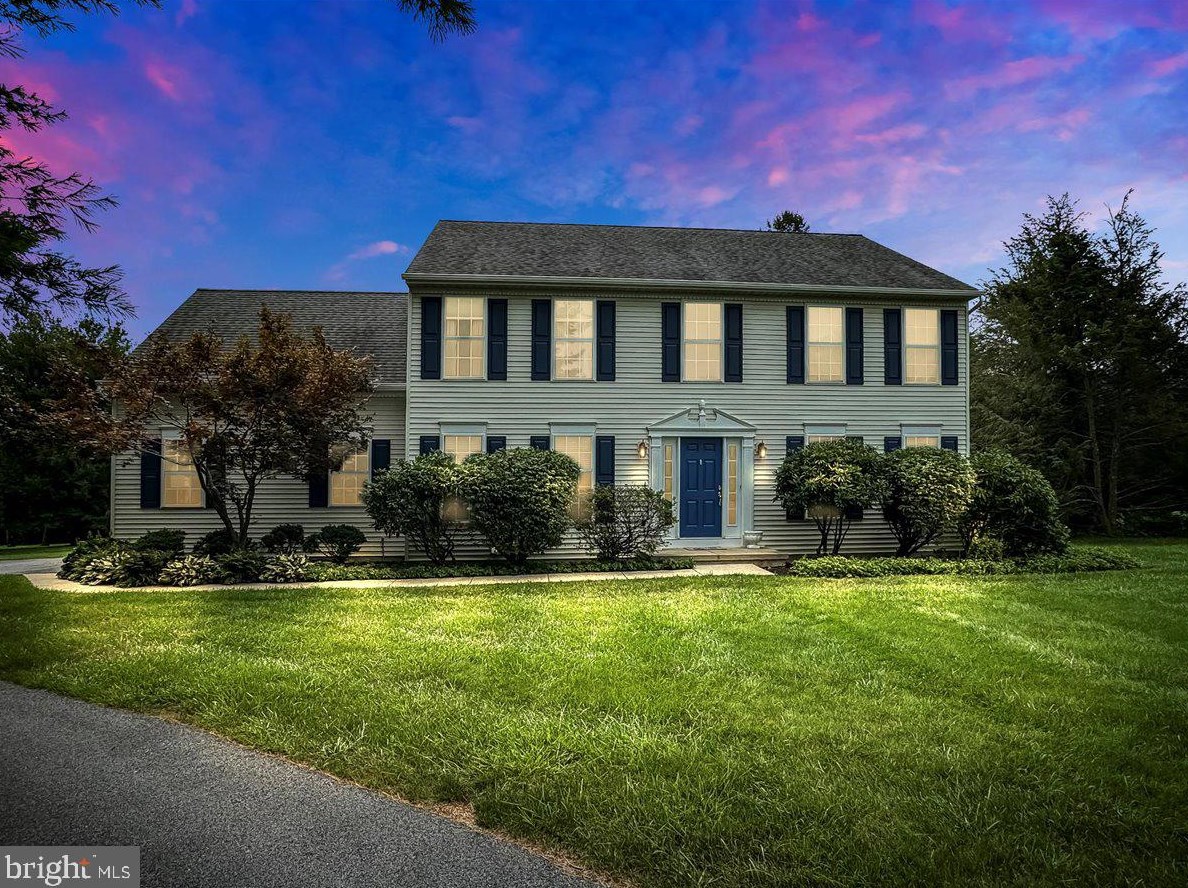 42 S Iroquois Ln, Chester Springs, PA 19425