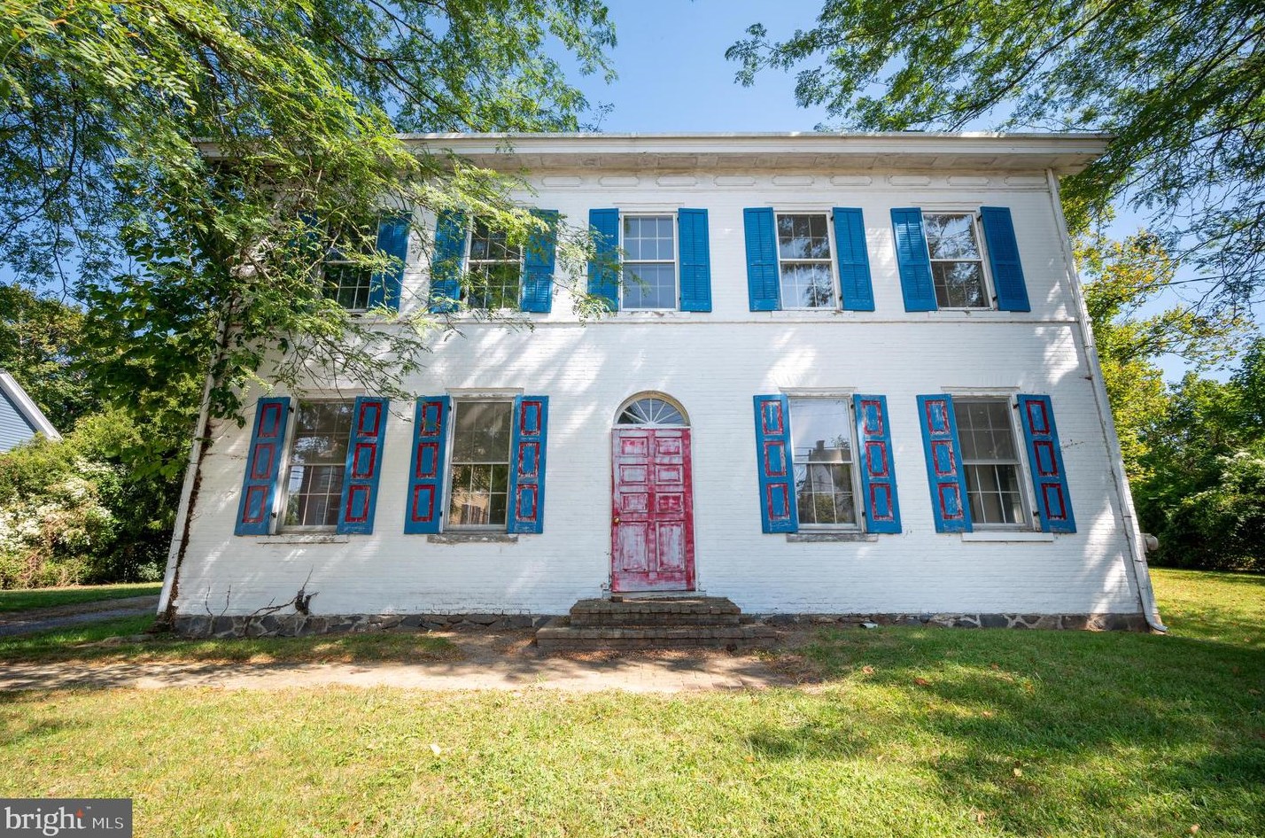 1711 W Doe Run Rd, Kennett Sq, PA 19348