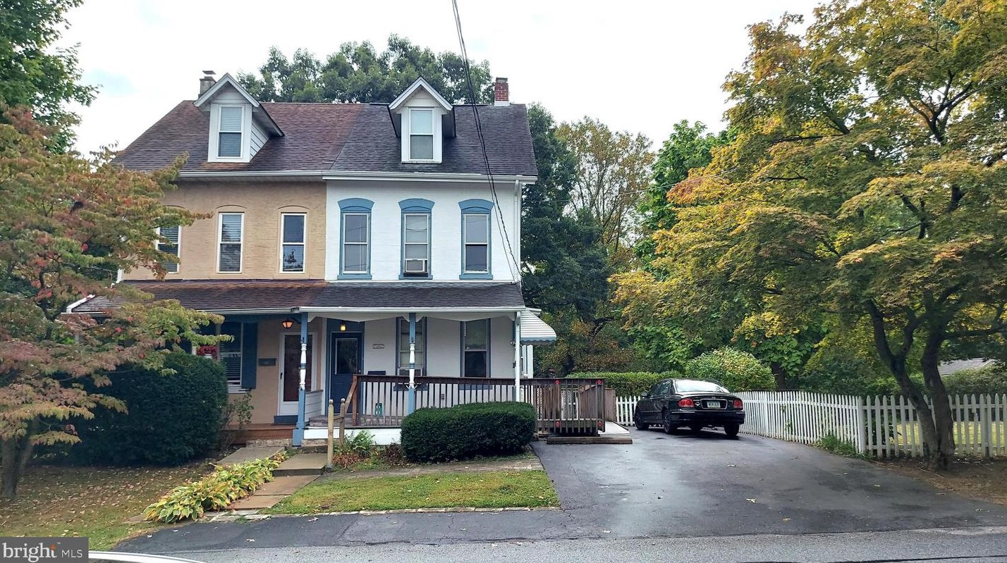 604 Arch St, Spring City, PA 19475