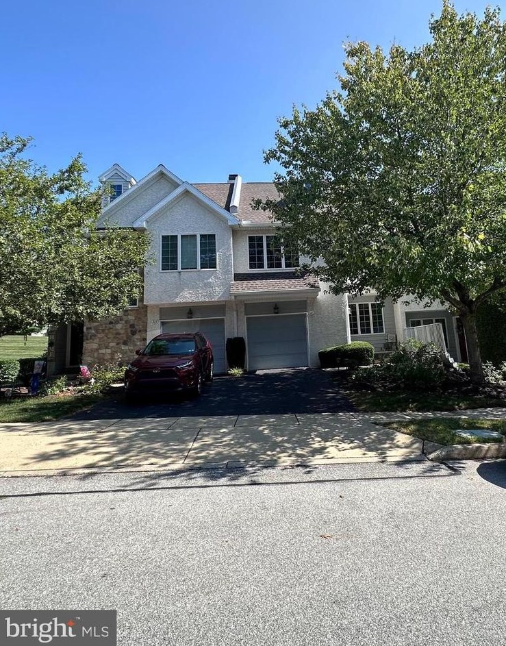 321 Bristol Cir, Exton PA  19341-2073 exterior
