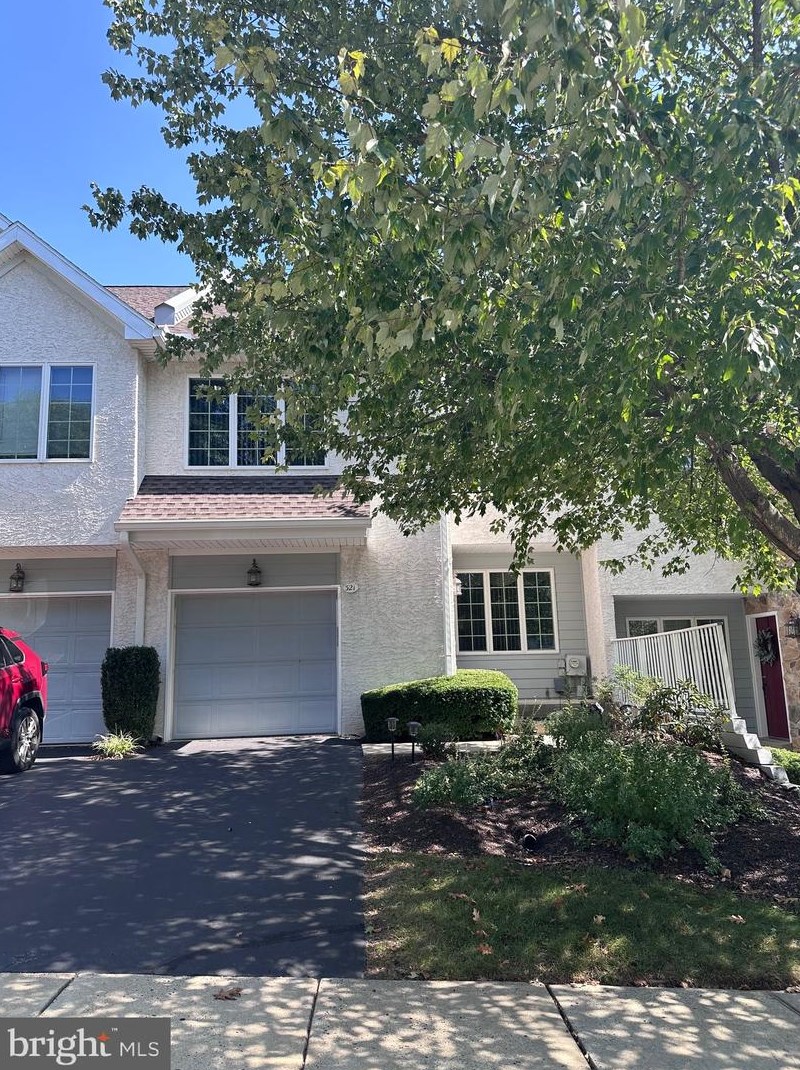 321 Bristol Cir, Exton PA  19341-2073 exterior