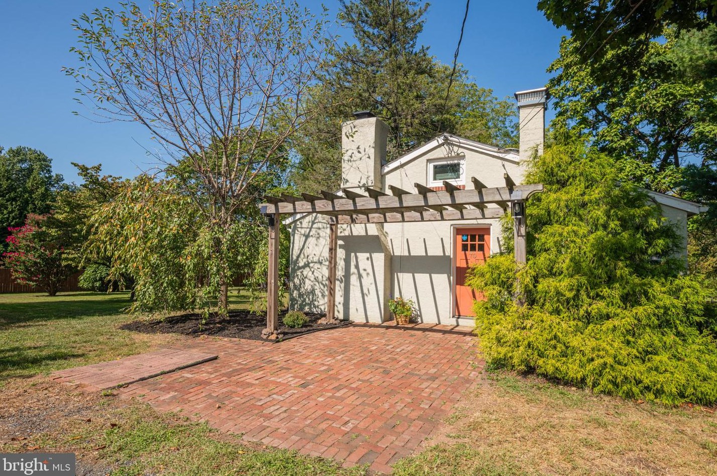 70 Zieber Rd, Spring City, PA 19475