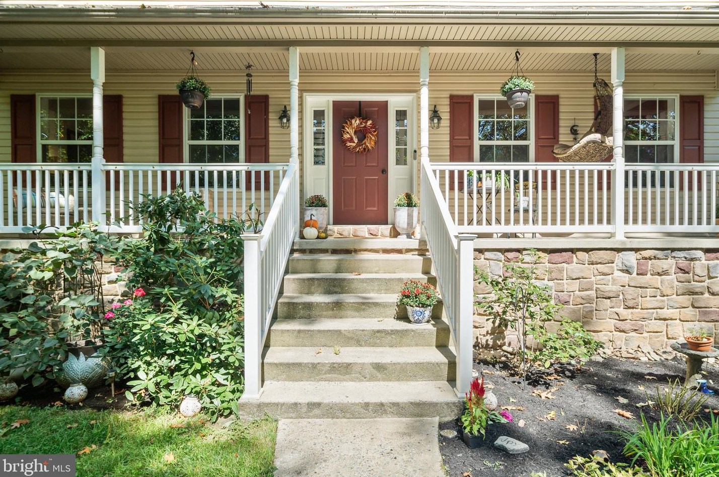 107 Leary Rd, Honey Brook, PA 19344-9033