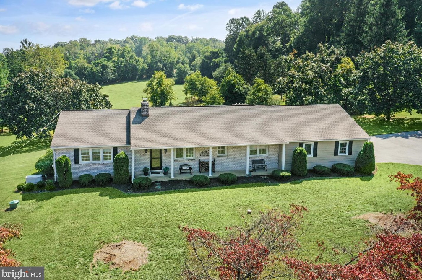 1528 Beaver Hill Rd, Chester Springs, PA 19425