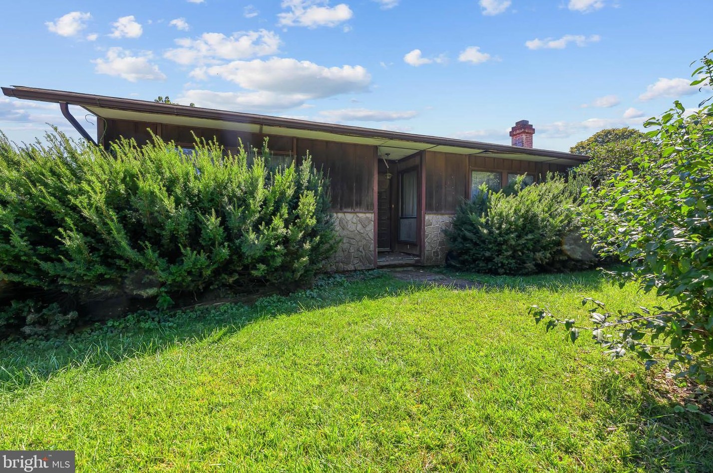 653 W State Rd, West Grove, PA 19390