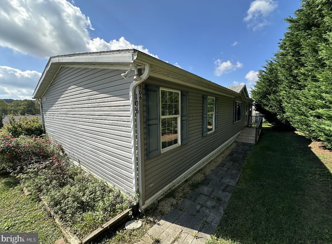 106 Buckskin Ct, Honey Brook, PA 19344