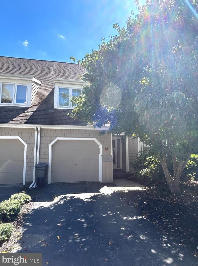 45 Newport Dr, Wayne, PA 19087