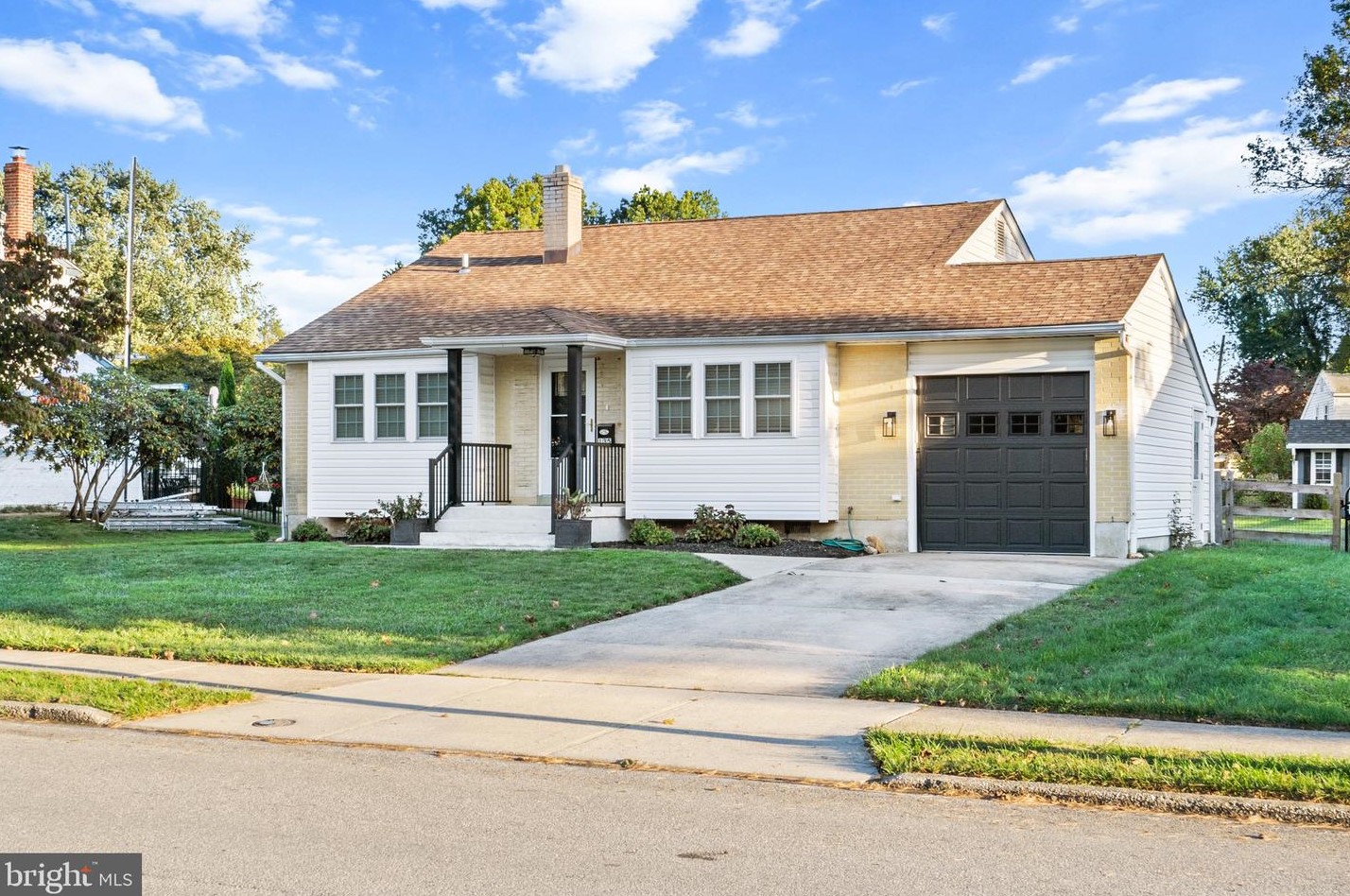 135 Lake Dr, Downingtown, PA 19335-2647