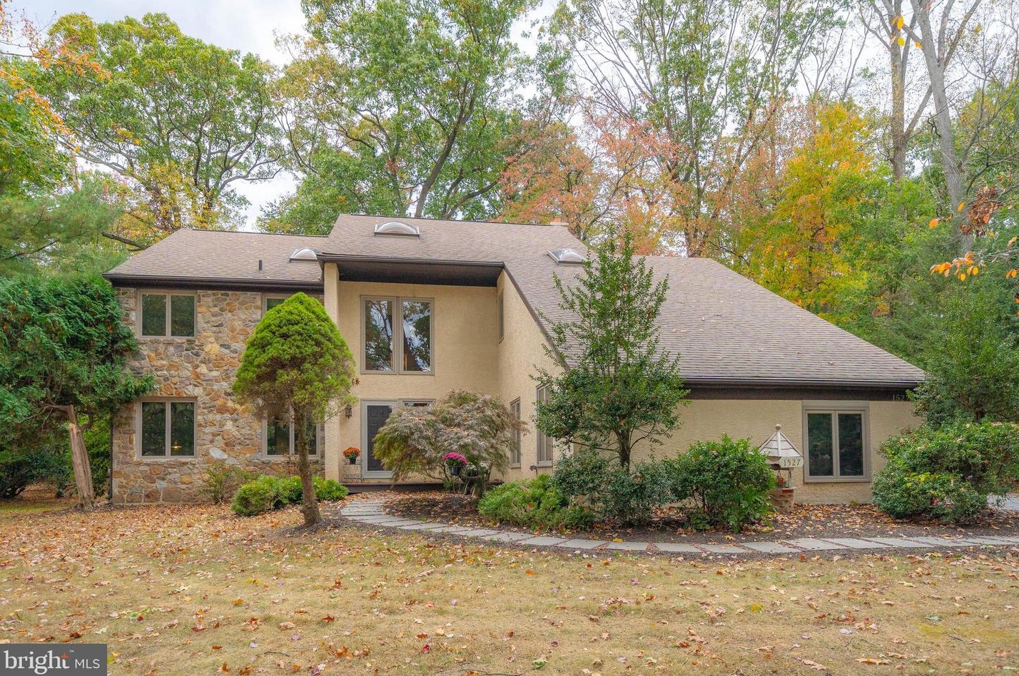 1527 Tanglewood Dr, West Chester, PA 19380-5843